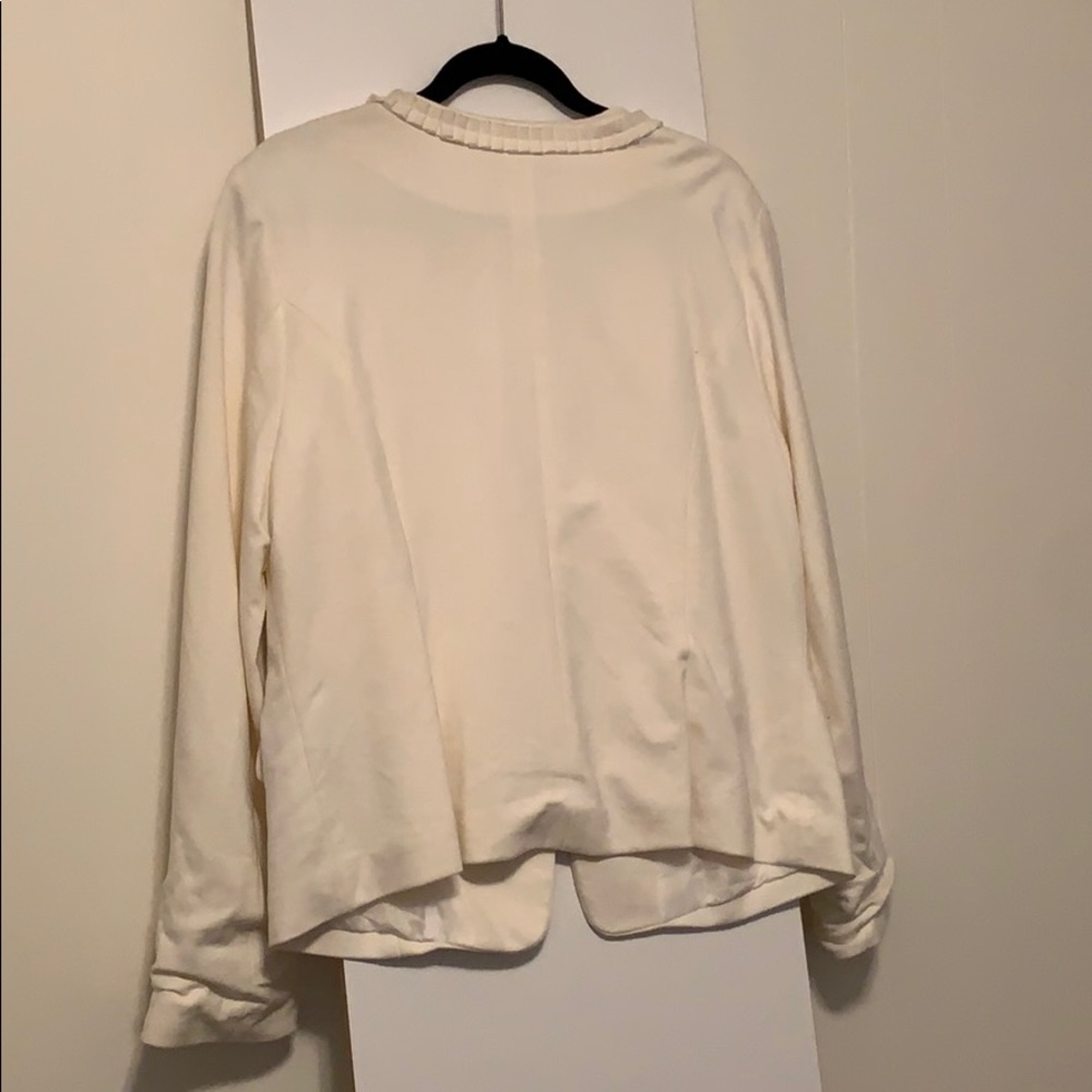 Cream blazer - Picture 2 of 2